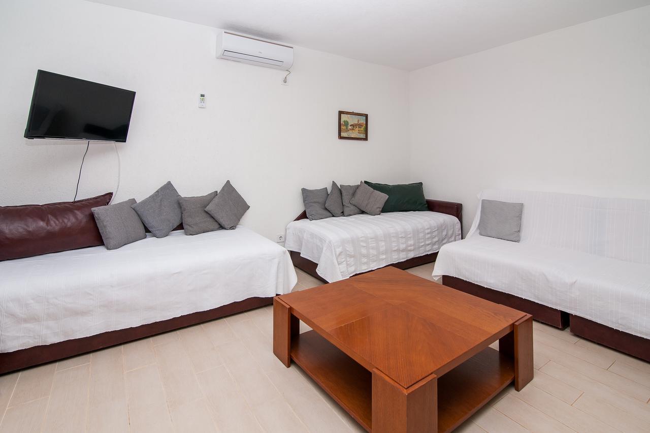 Open Sea Apartments Utjeha Esterno foto