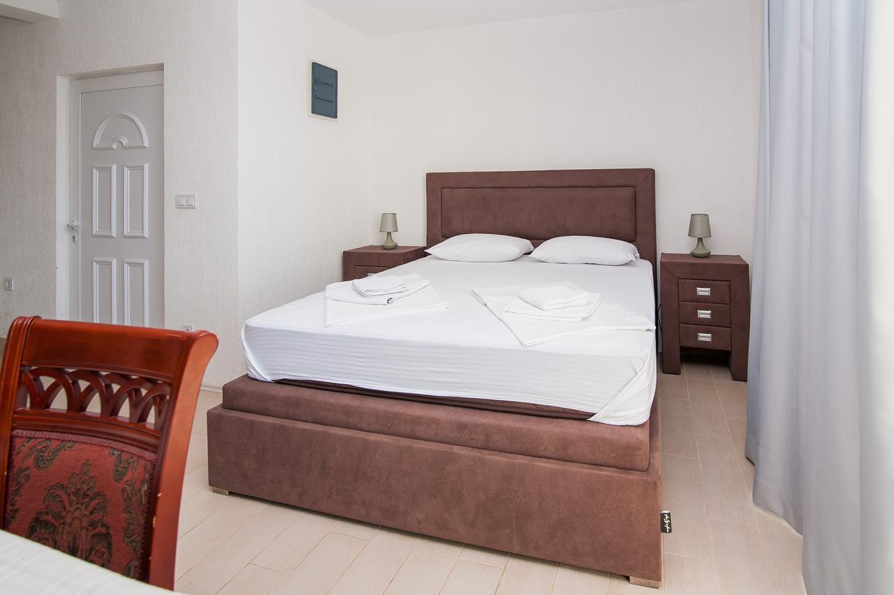 Open Sea Apartments Utjeha Esterno foto